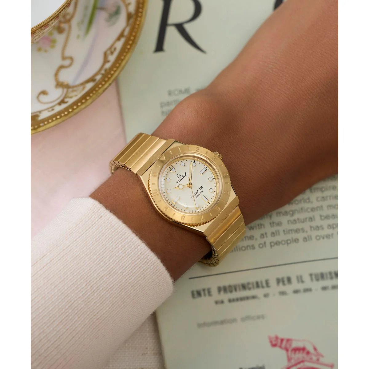 Timex Q Sport Round 30mm Beige Dial Analog Women Watch - TW2Y57500UJ - Image 7