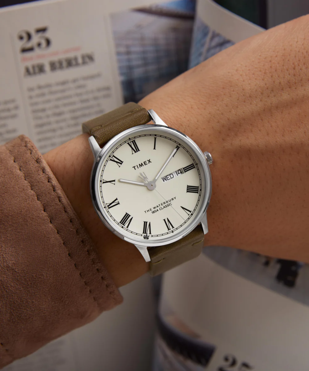 Waterbury Classic 40mm Leather Strap Watch - Image 4